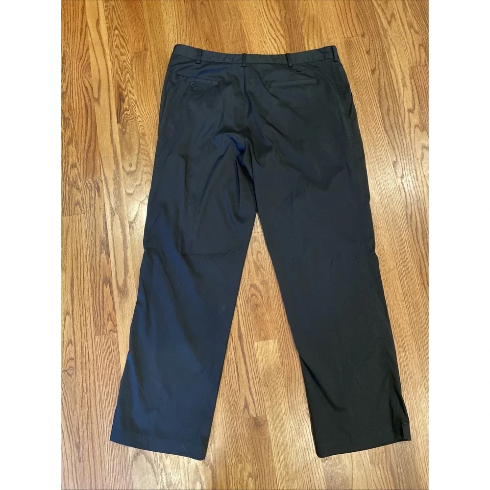 Nike Golf Men's Standard Fit Flat Front Dri Fit Pants Black‎ Size 38x32